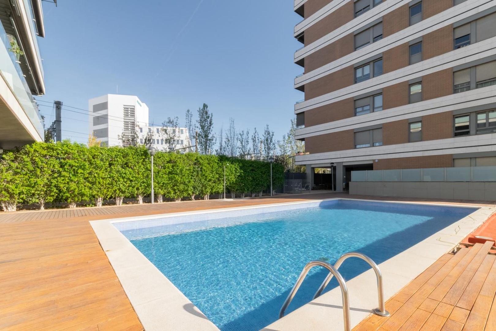 Penthouse With Private Terrace & Pool Access Apartment Cornellà de Llobregat